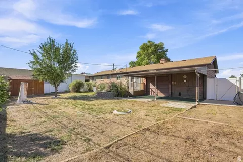 Exterior - 182 E 6715 S, Midvale, UT 84047 photo 6 of 8