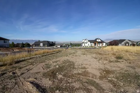 282 S 1150 E #27, Smithfield, UT 84335 photo 4