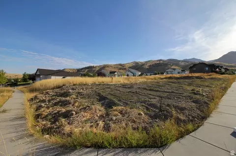 282 S 1150 E #27, Smithfield, UT 84335 photo 2