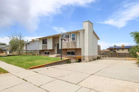 5906 W Plumbago Ave S, Kearns, UT 84118