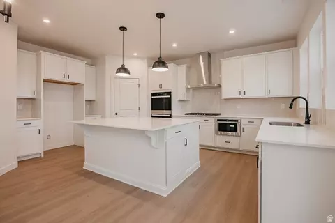 Kitchen - 1170 E Blackfeet Dr #502, Eagle Mountain, UT 84005 photo 2 of 3