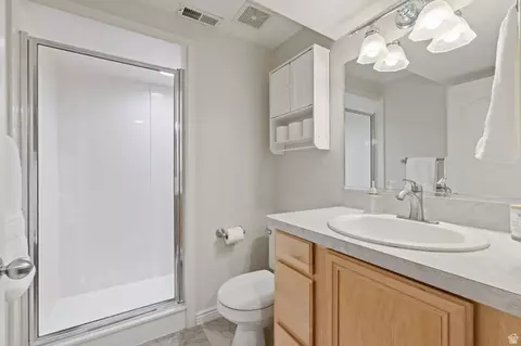 Bath - 11631 S Hidden Cir, Sandy, UT 84092 photo 6 of 6