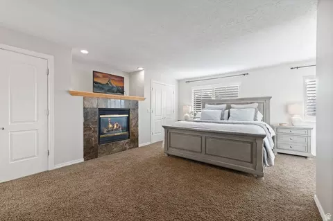 Bedroom - 11631 S Hidden Cir, Sandy, UT 84092 photo 1 of 10
