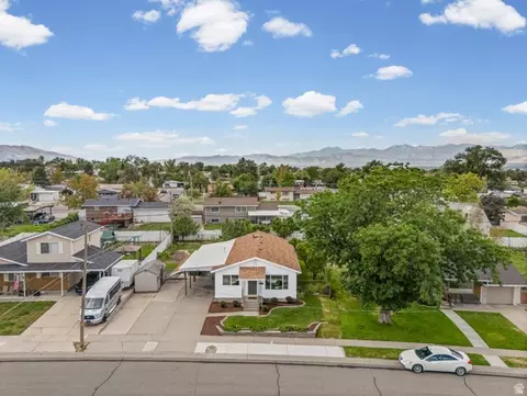 View/Area - 1108 E Diamond Way, Sandy, UT 84094 photo 4 of 11