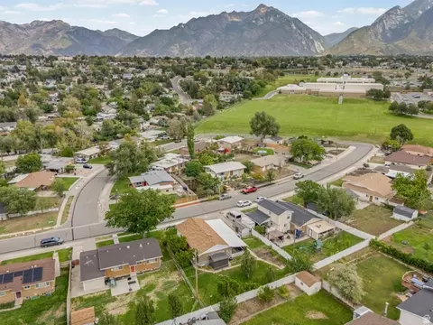 View/Area - 1108 E Diamond Way, Sandy, UT 84094 photo 8 of 11