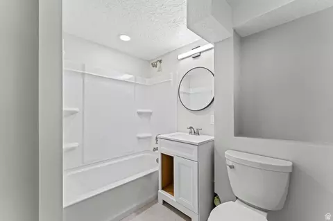 Bath - 1108 E Diamond Way, Sandy, UT 84094 photo 2 of 2