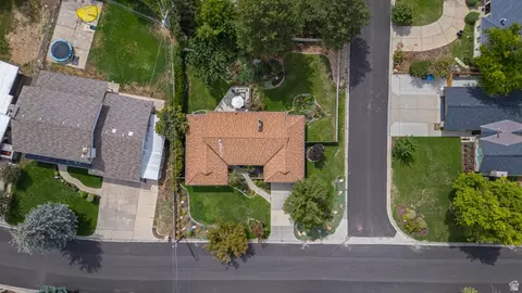 View/Area - 2924 E Robidoux Rd, Sandy, UT 84093 photo 4 of 6