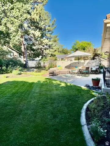 Exterior - 2924 E Robidoux Rd, Sandy, UT 84093 photo 13 of 15