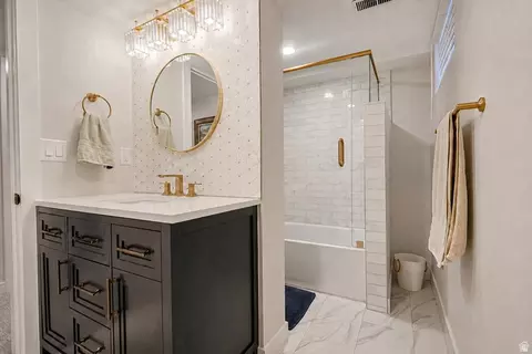 Bath - 2924 E Robidoux Rd, Sandy, UT 84093 photo 3 of 4