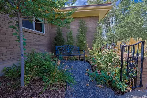 Exterior - 2924 E Robidoux Rd, Sandy, UT 84093 photo 3 of 15