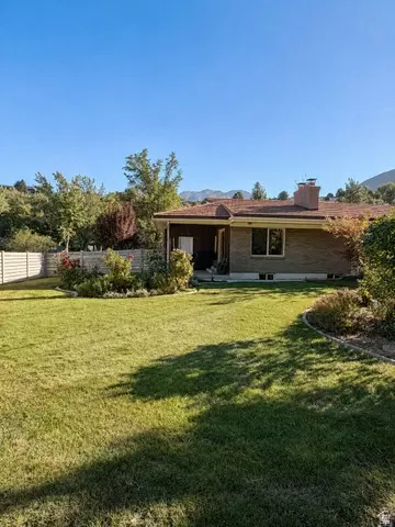 Exterior - 2924 E Robidoux Rd, Sandy, UT 84093 photo 8 of 15