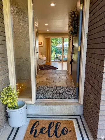 Entry Way - 2924 E Robidoux Rd, Sandy, UT 84093 photo 2 of 5