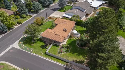 View/Area - 2924 E Robidoux Rd, Sandy, UT 84093 photo 5 of 6