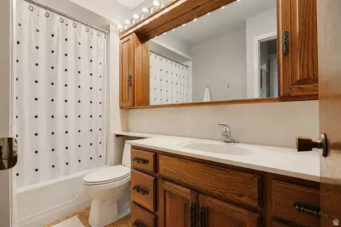 Bath - 2924 E Robidoux Rd, Sandy, UT 84093 photo 1 of 4