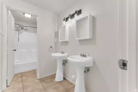 Bath - 615 E Cherry Canyon Dr, Wanship, UT 84017 photo 5 of 5