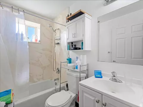 Bath - 385 W 700 N, Orem, UT 84057 photo 2 of 2