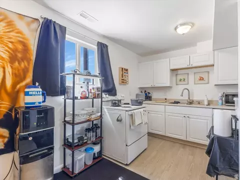 Kitchen - 385 W 700 N, Orem, UT 84057 photo 3 of 3