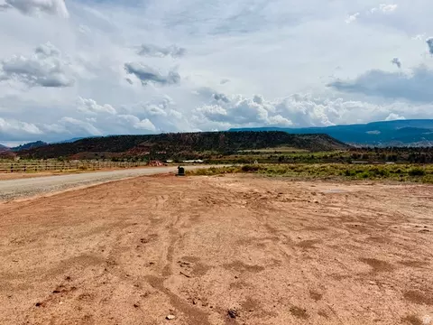 925 W 100 S #1, Torrey, UT 84775 photo 2