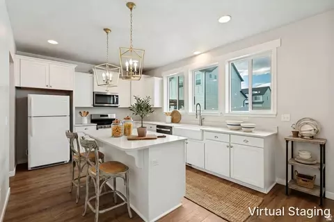 Kitchen - 4367 E Golden Oak Ln, Eagle Mountain, UT 84005 photo 1 of 4