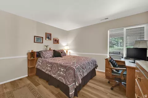 Bedroom - 351 E Peach Ln, Bountiful, UT 84010 photo 3 of 5