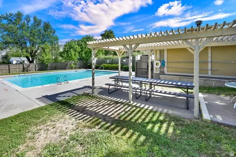 Exterior - 351 E Peach Ln, Bountiful, UT 84010 photo 5 of 11