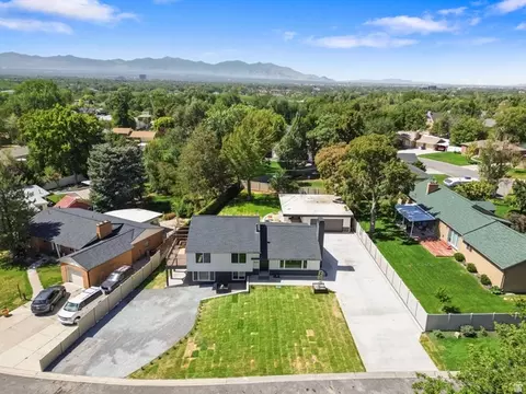 View/Area - 4554 S Willow Rd, Holladay, UT 84124 photo 2 of 8