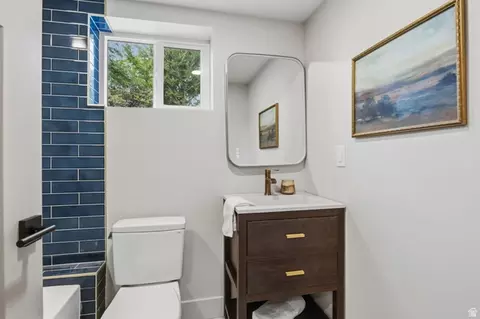 Bath - 4554 S Willow Rd, Holladay, UT 84124 photo 5 of 5