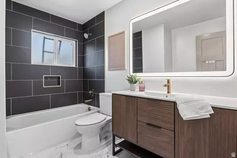 Bath - 4554 S Willow Rd, Holladay, UT 84124 photo 1 of 5