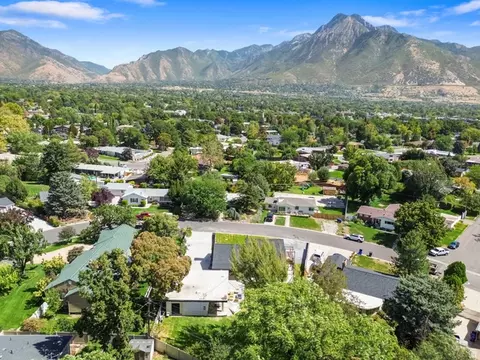 View/Area - 4554 S Willow Rd, Holladay, UT 84124 photo 8 of 8