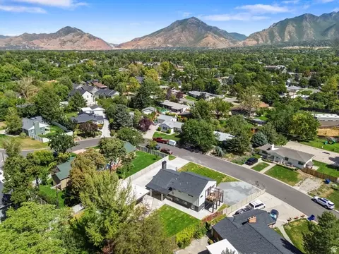 View/Area - 4554 S Willow Rd, Holladay, UT 84124 photo 7 of 8