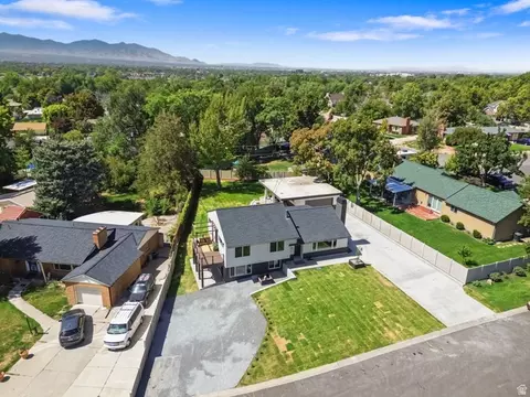 View/Area - 4554 S Willow Rd, Holladay, UT 84124 photo 1 of 8