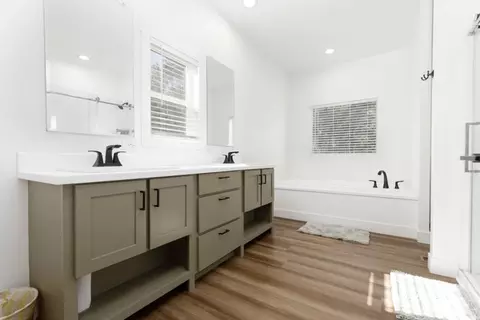Bath - 183 N Matt Dillon Trl, Central, UT 84722 photo 3 of 4