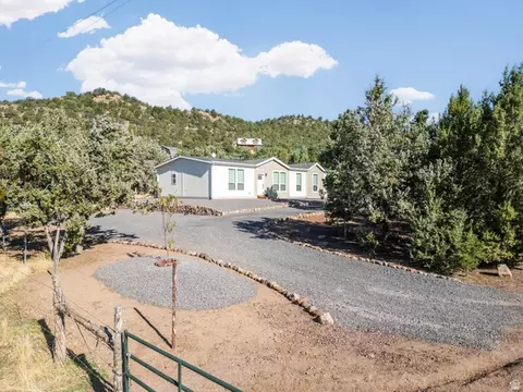 Exterior - 183 N Matt Dillon Trl, Central, UT 84722 photo 2 of 4