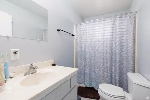 Bath - 550 S 100 E, Payson, UT 84651 photo 1 of 2
