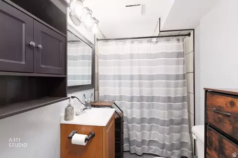 Bath - 550 S 100 E, Payson, UT 84651 photo 2 of 2