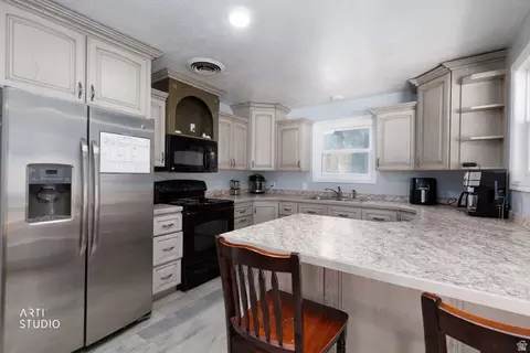 Kitchen - 550 S 100 E, Payson, UT 84651 photo 2 of 4