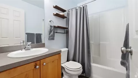 Bath - 1430 S Olympic Ln, Ogden, UT 84404 photo 2 of 4