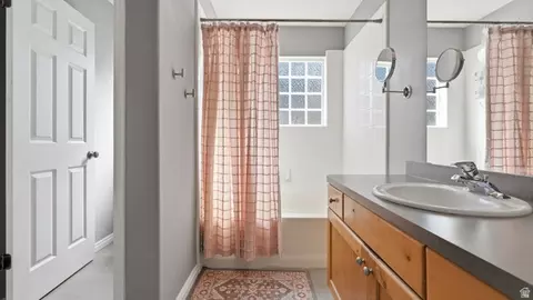 Bath - 1430 S Olympic Ln, Ogden, UT 84404 photo 4 of 4