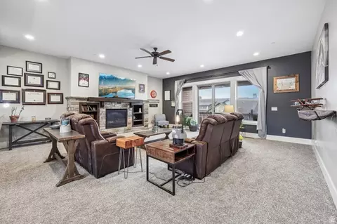 Living - 1713 E Viewside Cir, Hideout, UT 84036 photo 2 of 3