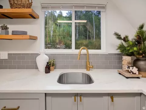 Kitchen - 3398 River Vu Rd, Oakley, UT 84055 photo 7 of 7