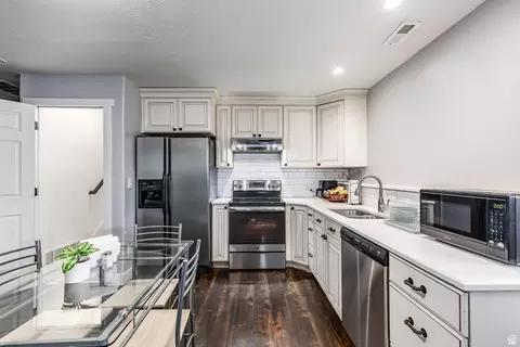Kitchen - 1191 W 1380 N, Orem, UT 84057 photo 5 of 6