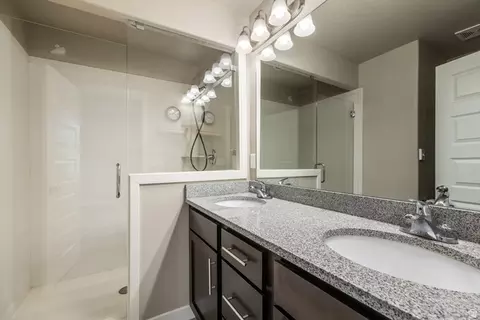 Bath - 22 W Tytus Dr S, Murray, UT 84107 photo 2 of 2