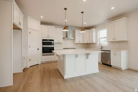 Kitchen - 1089 E Blackfeet Dr #518, Eagle Mountain, UT 84005 photo 2 of 3