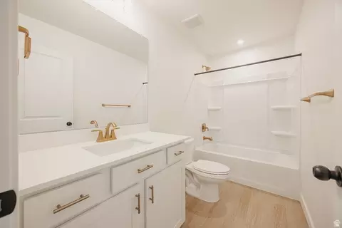 Bath - 1089 E Blackfeet Dr #518, Eagle Mountain, UT 84005 photo 2 of 4