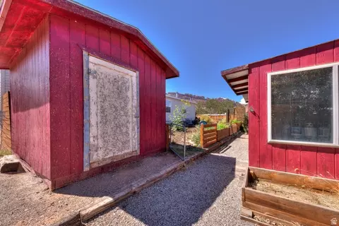 Exterior - 1885 Plateau Cir, Moab, UT 84532 photo 9 of 12