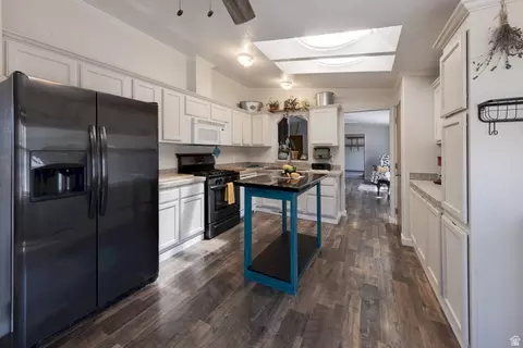 Kitchen - 1885 Plateau Cir, Moab, UT 84532 photo 1 of 4