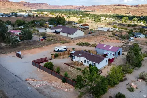View/Area - 1885 Plateau Cir, Moab, UT 84532 photo 1 of 4