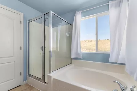 Bath - 2809 E Hideout Dr N, Eagle Mountain, UT 84005 photo 1 of 3