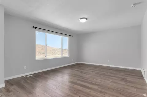 Living - 2809 E Hideout Dr N, Eagle Mountain, UT 84005 photo 2 of 4