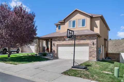 Exterior - 2809 E Hideout Dr N, Eagle Mountain, UT 84005 photo 2 of 6